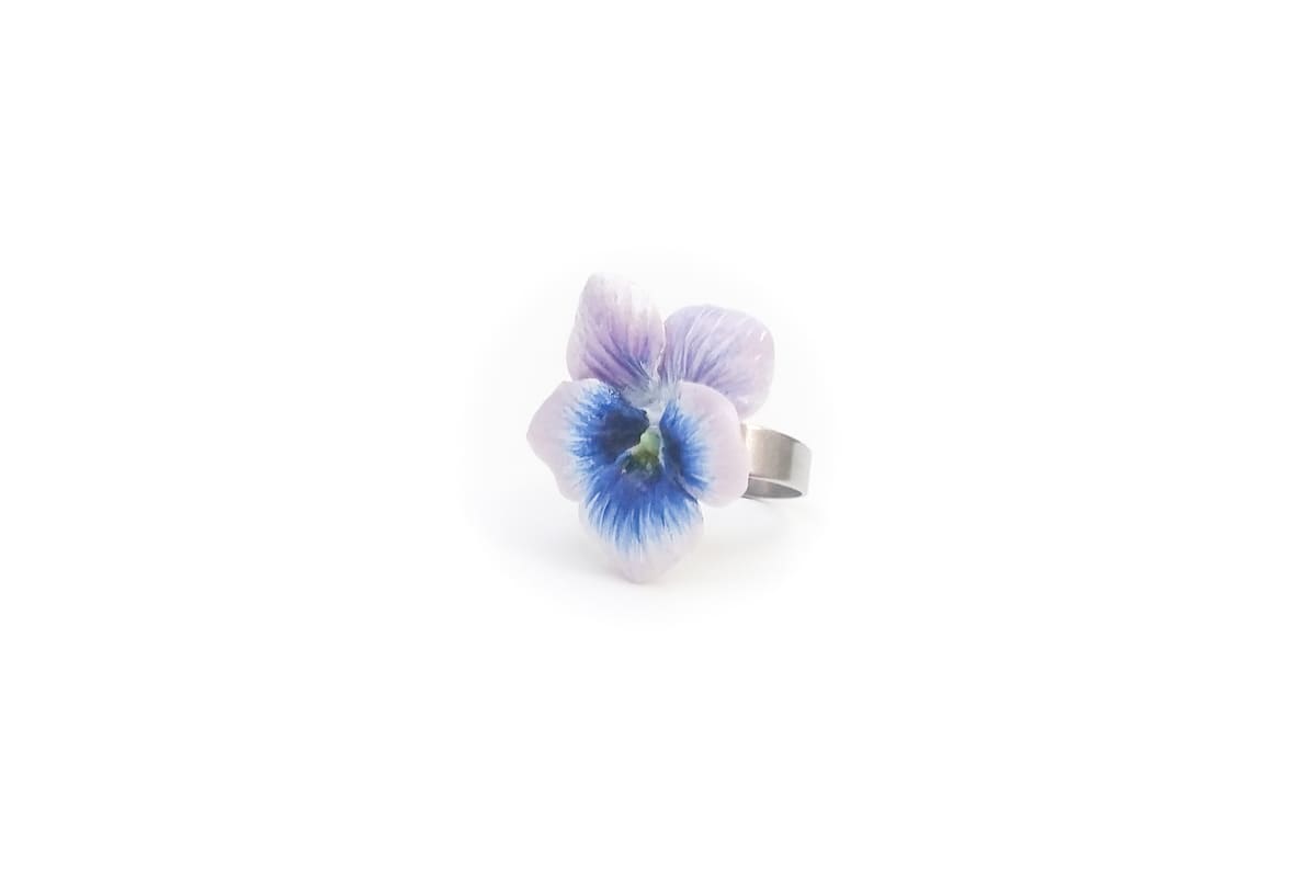 Anello con viola del pensiero viola