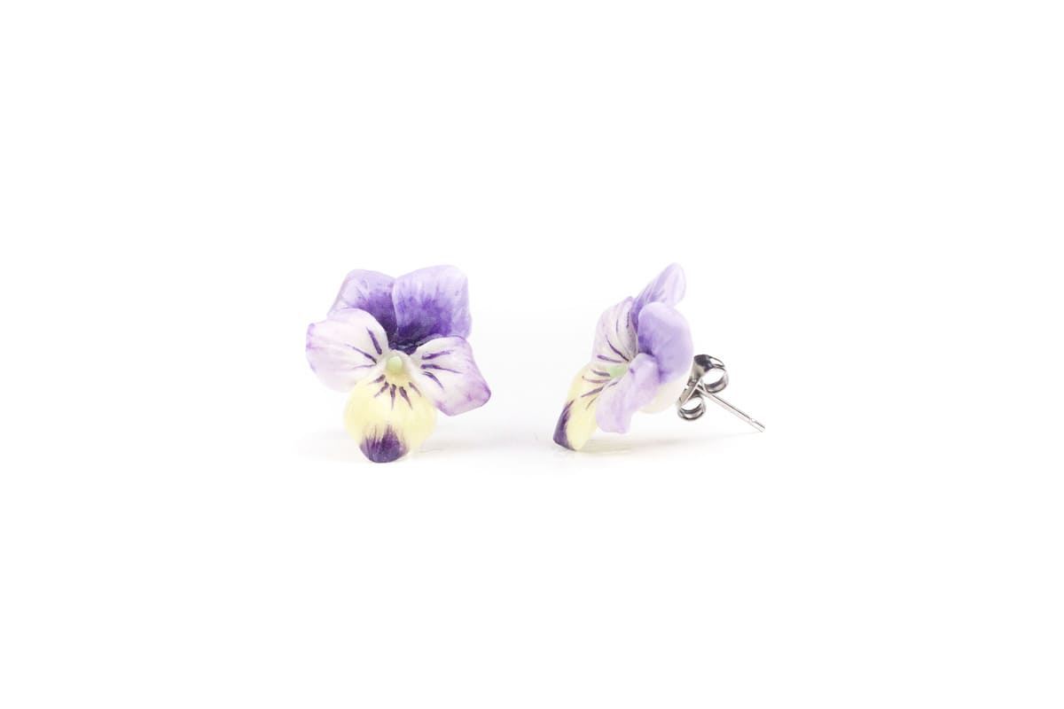 Orecchini a lobo con viole del pensiero lilla