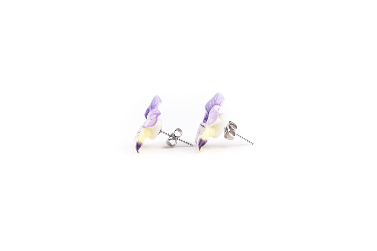 Orecchini a lobo con viole del pensiero lilla