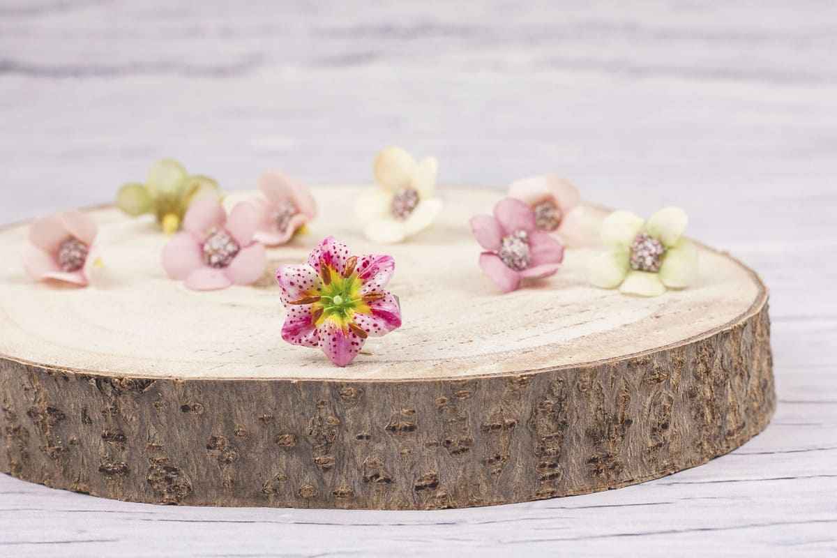 Anello con giglio bianco e rosa