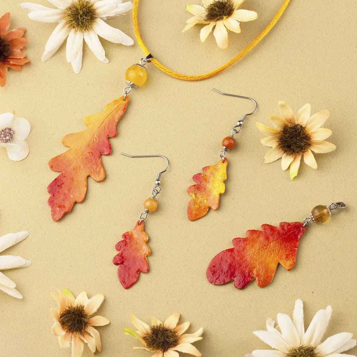 Collana ciondolo foglia di quercia piccola