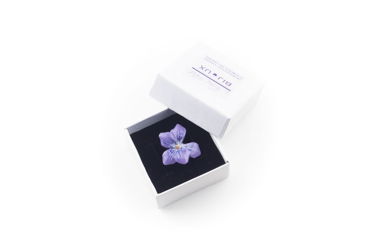 Anello con violetta