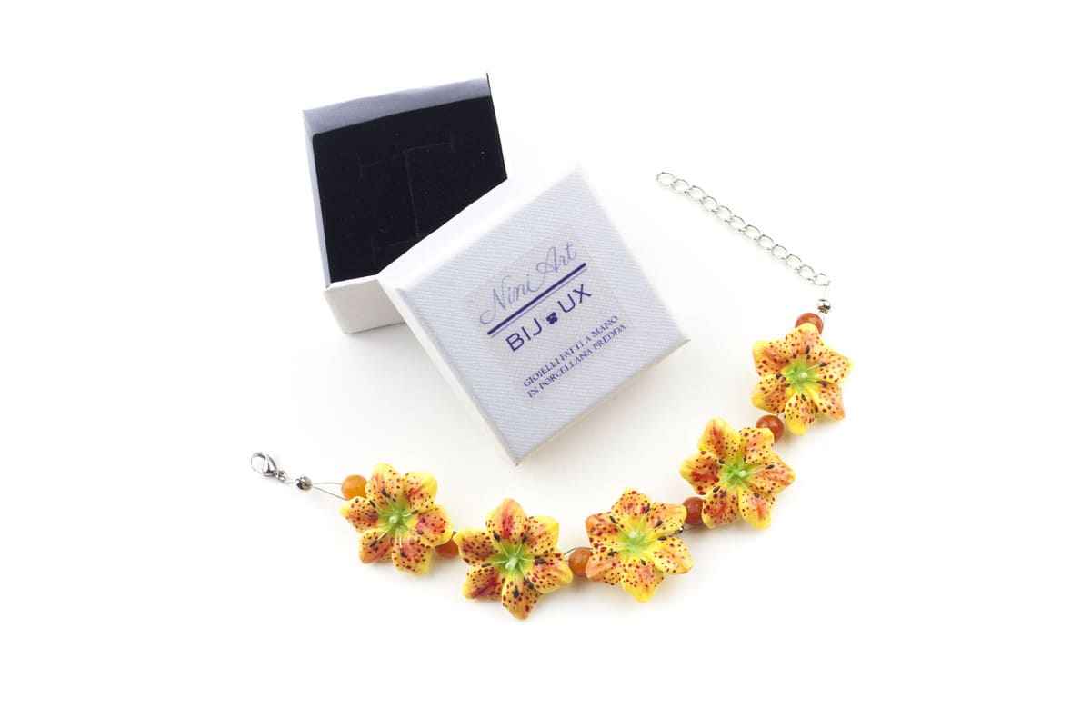 Bracciale con gigli gialli