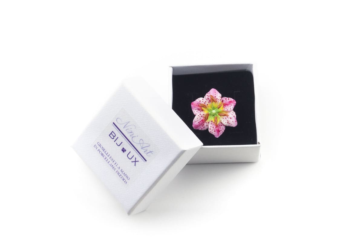 Anello con giglio bianco e rosa