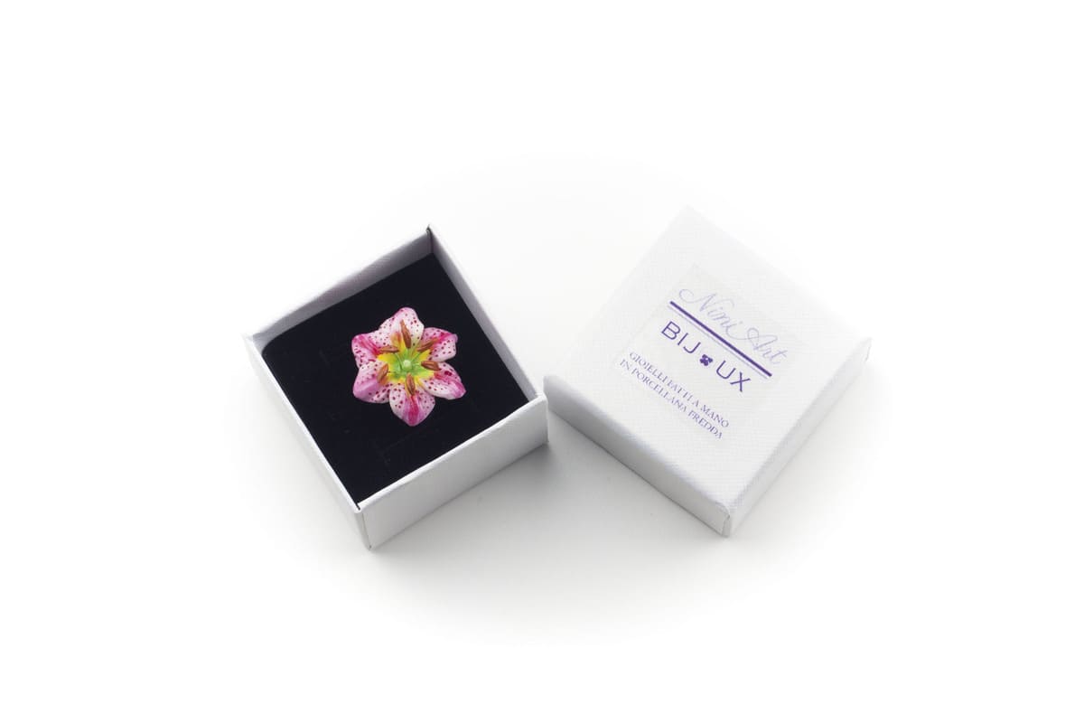 Anello con giglio bianco e rosa