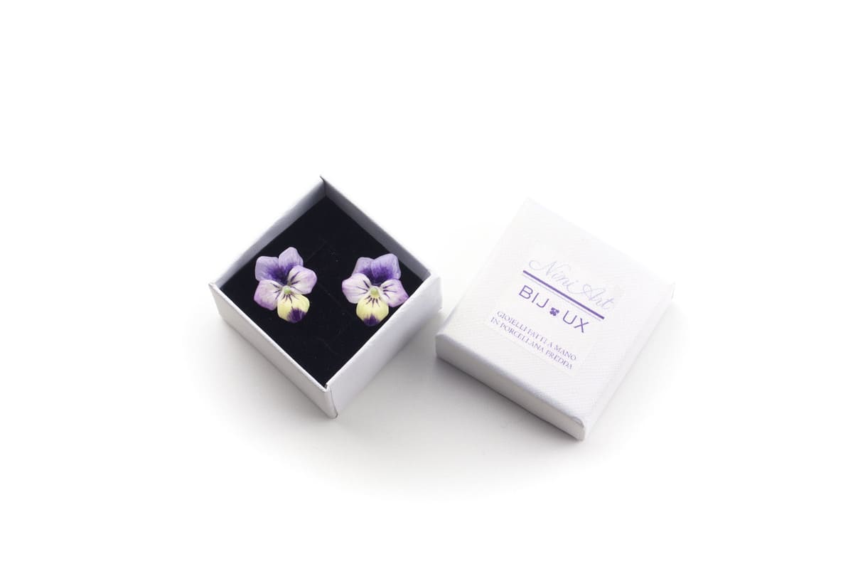 Orecchini a lobo con viole del pensiero lilla