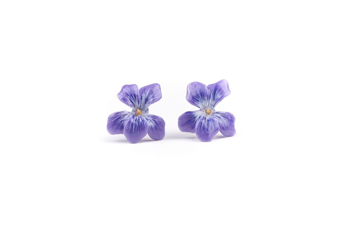 Orecchini a lobo con violette