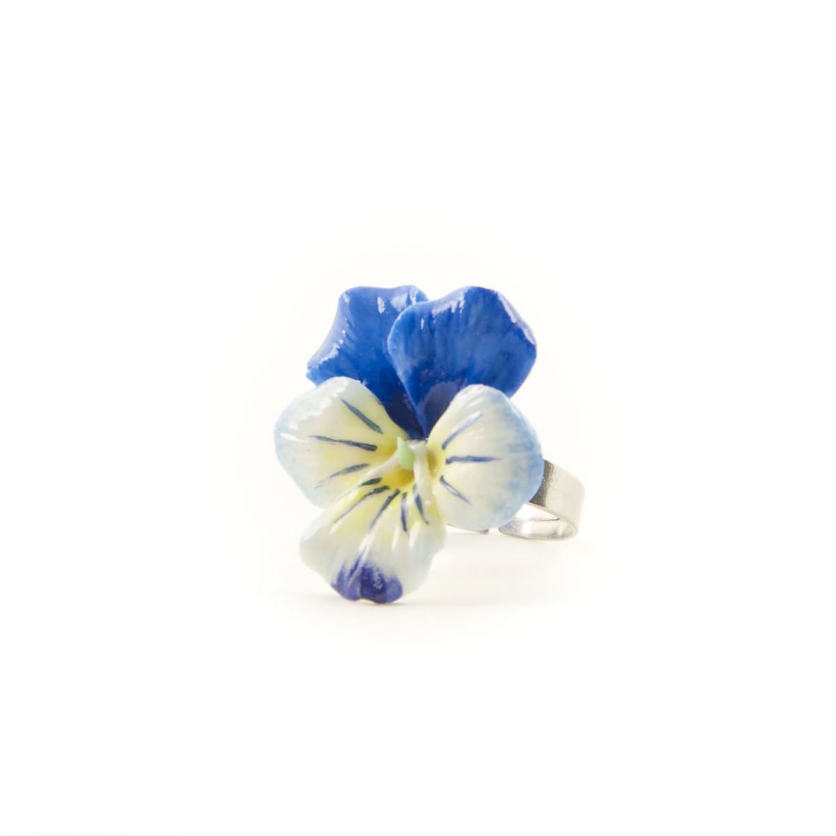 Anello con viola del pensiero azzurra