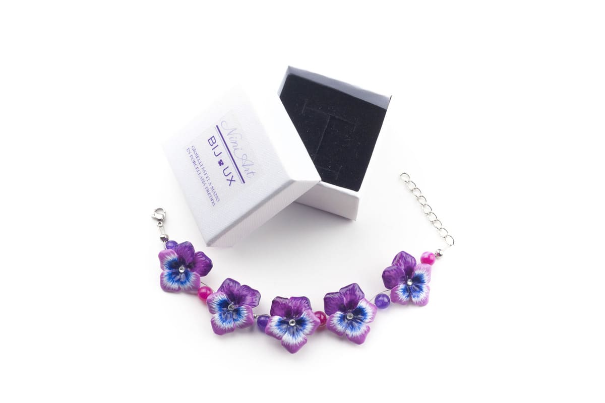Bracciale con viole del pensiero fucsia