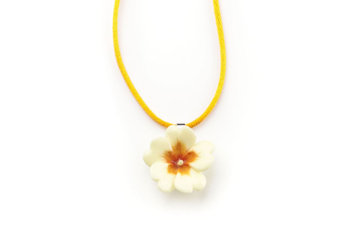 Collana ciondolo primula gialla