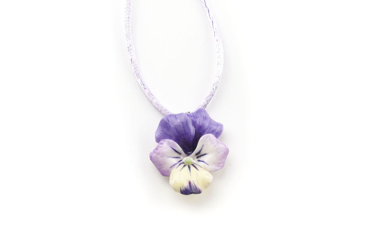 Bracciale con viole del pensiero lilla