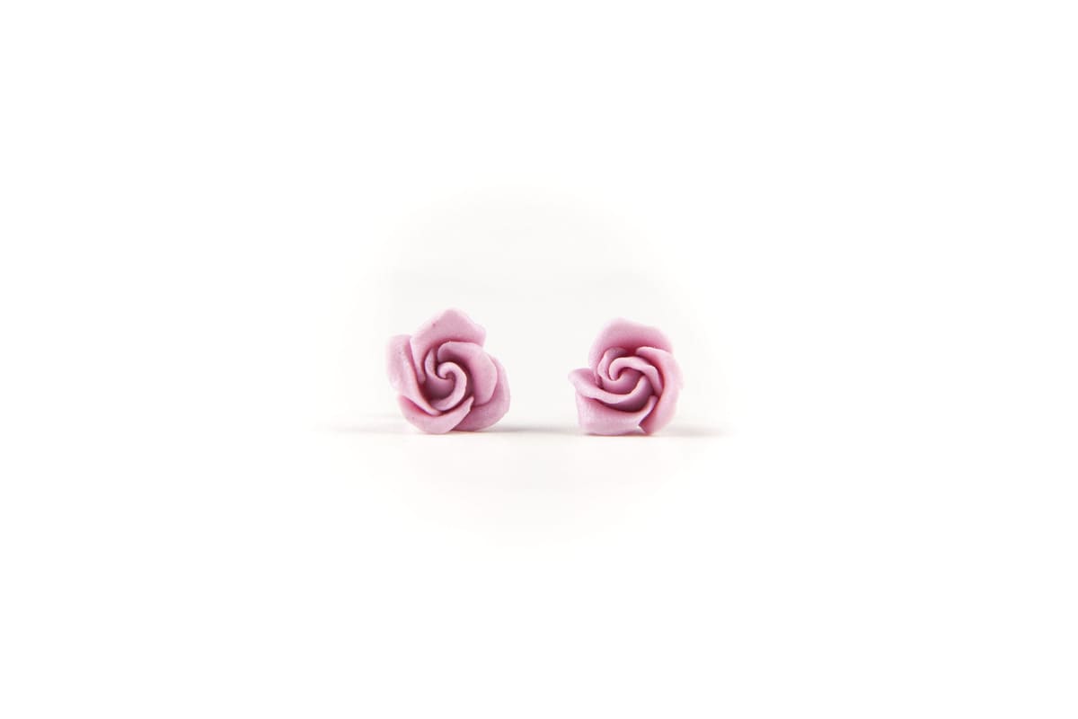 Orecchini a lobo con rose rosa
