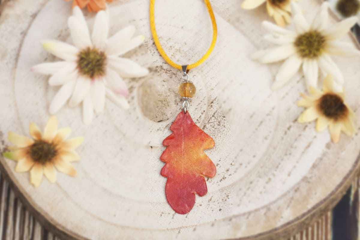 Collana ciondolo foglia di quercia piccola