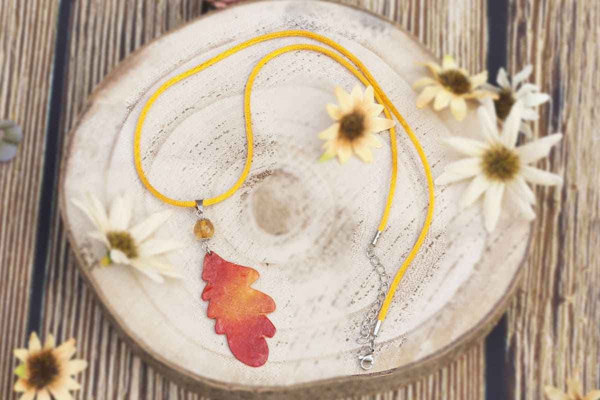 Collana ciondolo foglia di quercia piccola